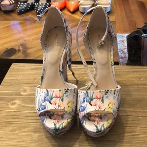Aldo floral wedges